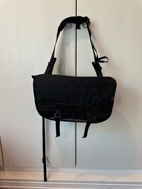 Levi’s Black Messenger Commuter Bag